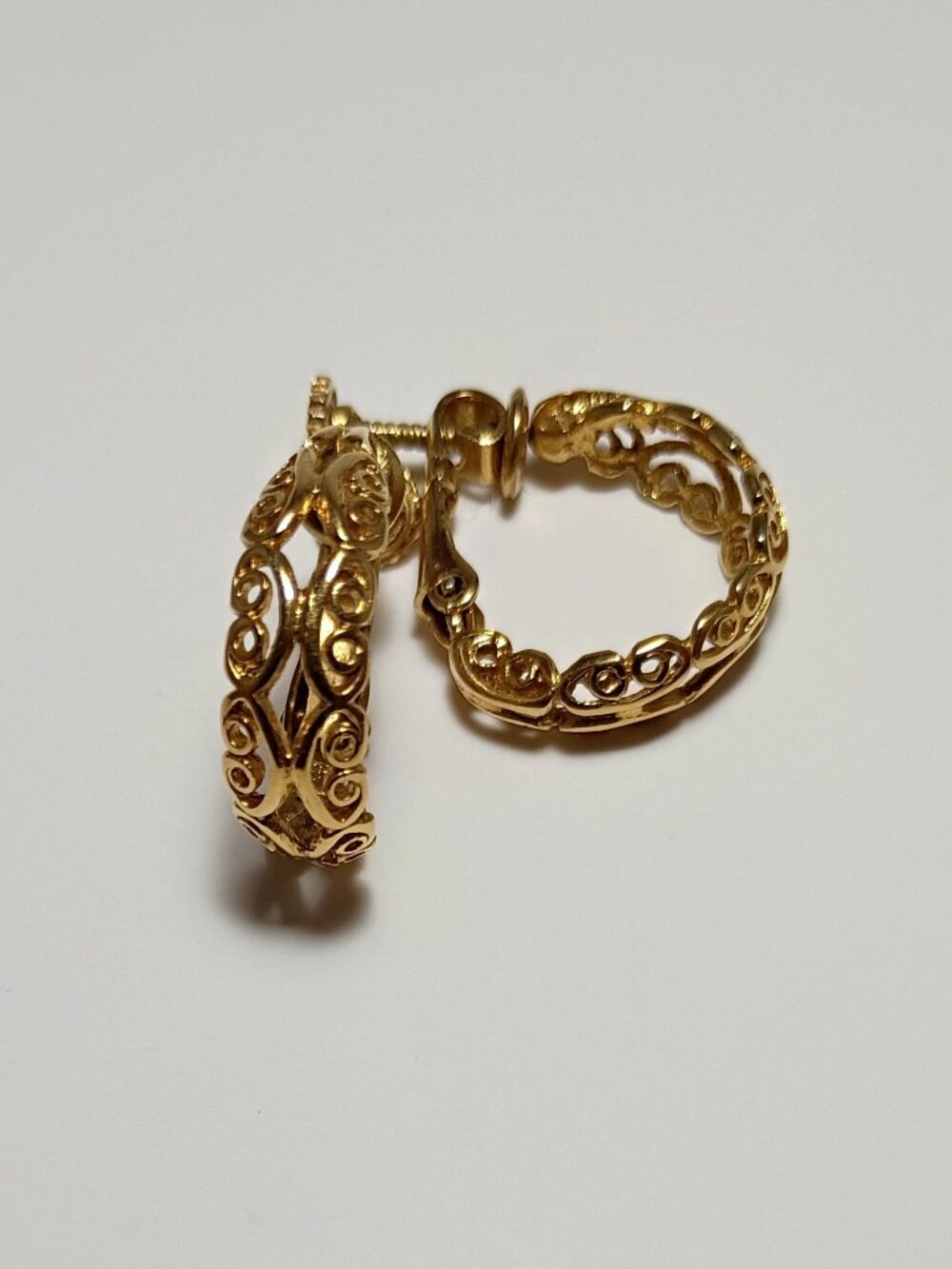 NAPIER Gold Tone Filigree Screw Back Clip On Hoop Earrings Vintage